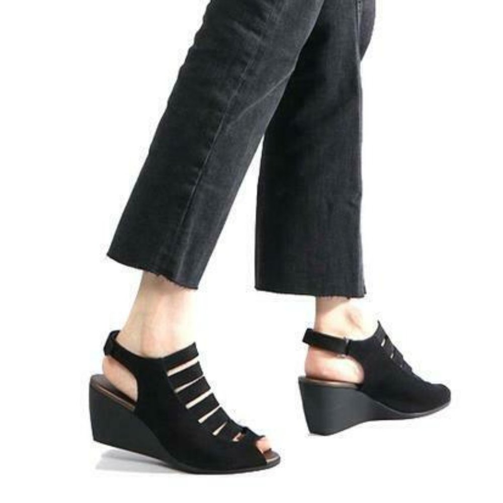 Arche Women's Black Egzy Nubuck Wedge Sandals